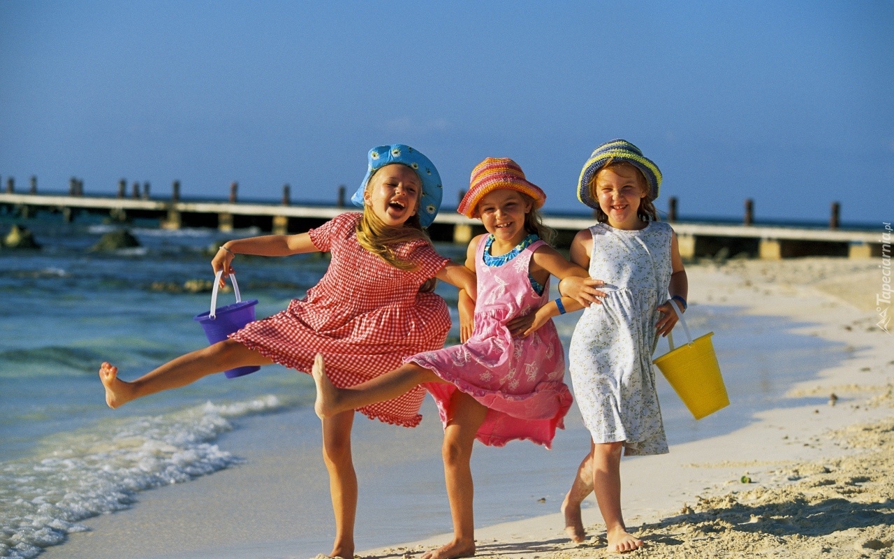 Władysławowo Maluchy na plaży